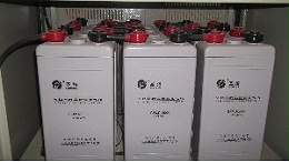 使用蓄电池监控系统可以实现哪些功能？