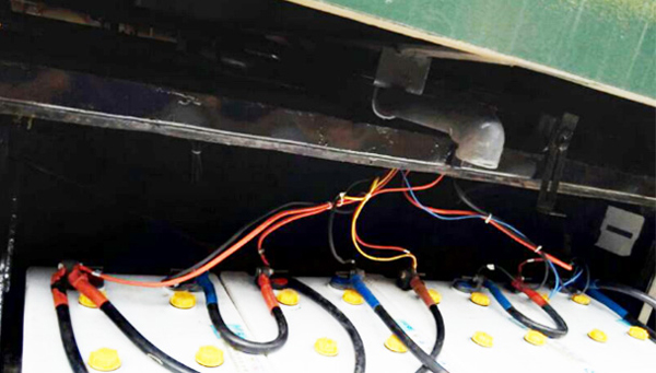 机车蓄电池监测系统