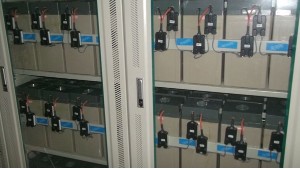 如何预防蓄电池运行中发生漏液故障？